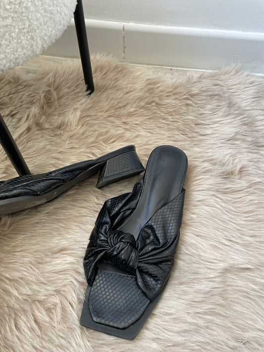 Sandales noire taille 38